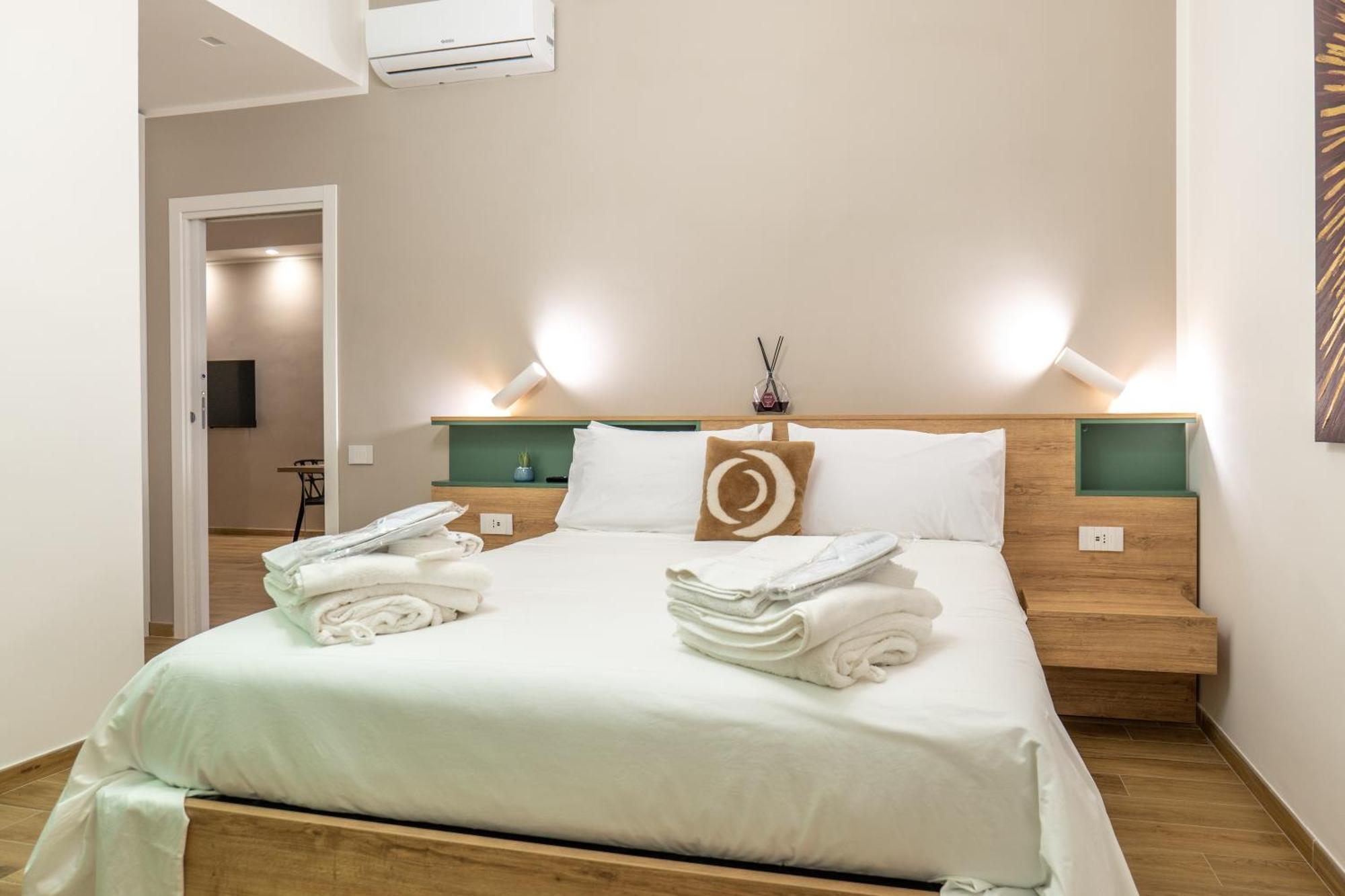 Appartamento Three Moons Boutique House/Calypso Salerno Esterno foto