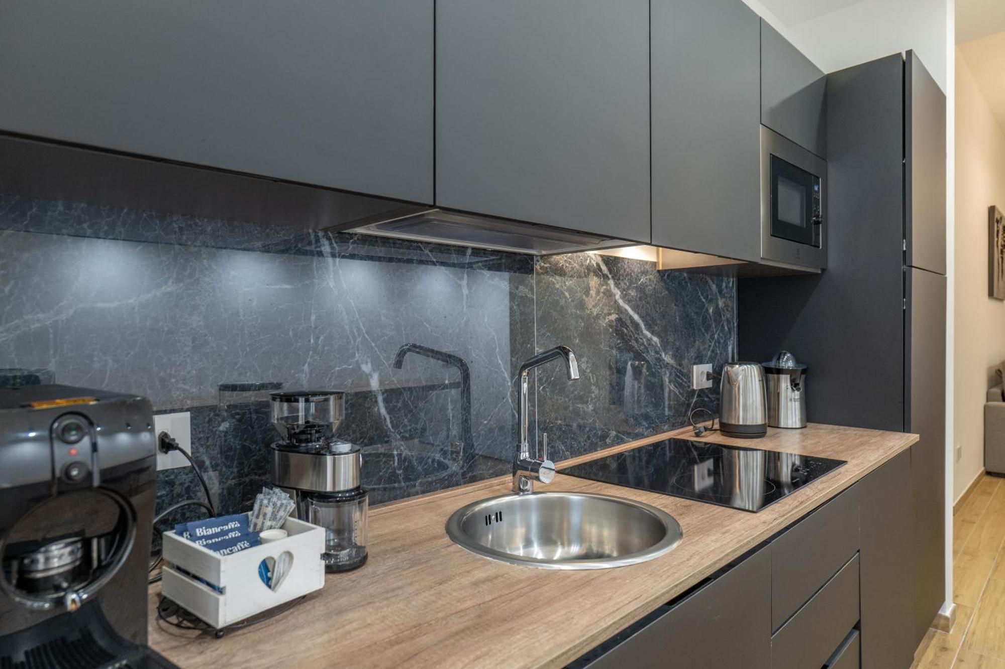 Appartamento Three Moons Boutique House/Calypso Salerno Esterno foto